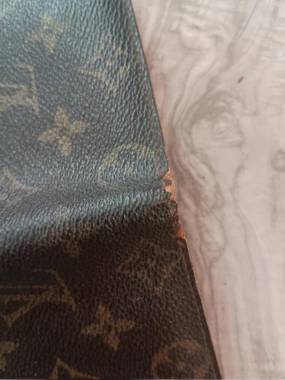 Louis Vuitton Men’s Bifold Wallet Monogram Canvas/ Multiple Card Holders - Picture 9 of 12